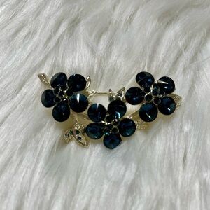 Brooch Pin Blue Crystal with Silver Tone Flowers Vintage